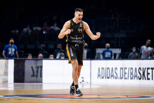 两人均有意 两人均有意