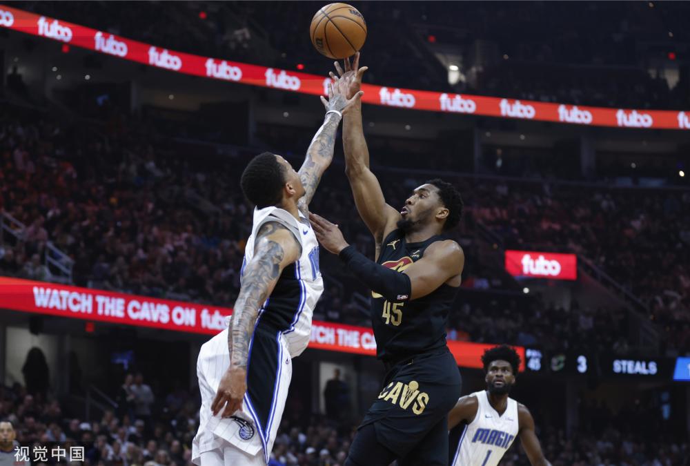 哥迎来首秀 哥迎来首秀